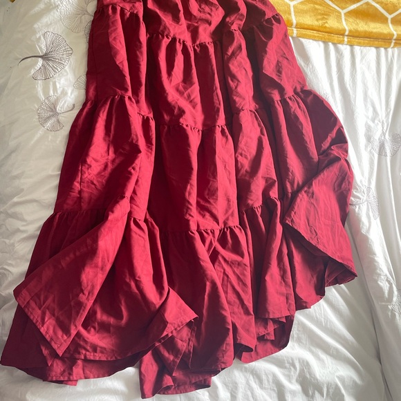 Red flowy long skirt - Picture 1 of 3